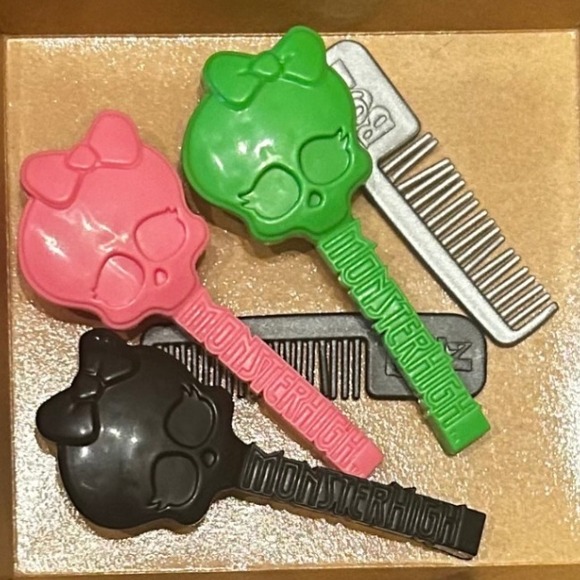 ⭐️ Monster High Skull Hair Brush Comb Bundle Set Green Pink Black Silver Kids - Picture 1 of 3